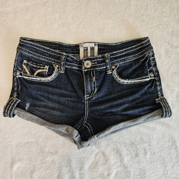 Trademark Low-Rise Dark Wash Denim Shorts 11/12 (31) Cuffed Hem - Picture 1 of 5